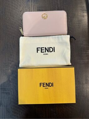 Fendi Light Pink Zip-Around Leather Wallet with Gold-Tone Logo